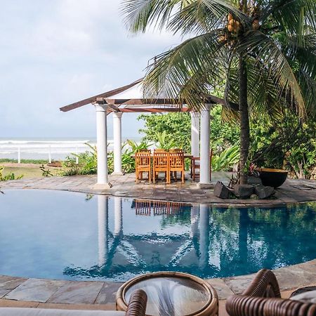 Santi Beach House With Pool & Beach 韦利格默 外观 照片