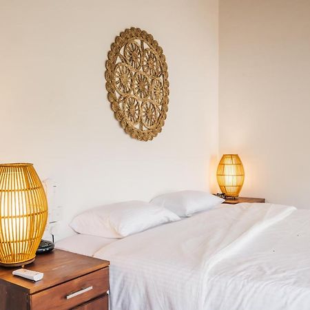 Santi Beach House With Pool & Beach 韦利格默 外观 照片