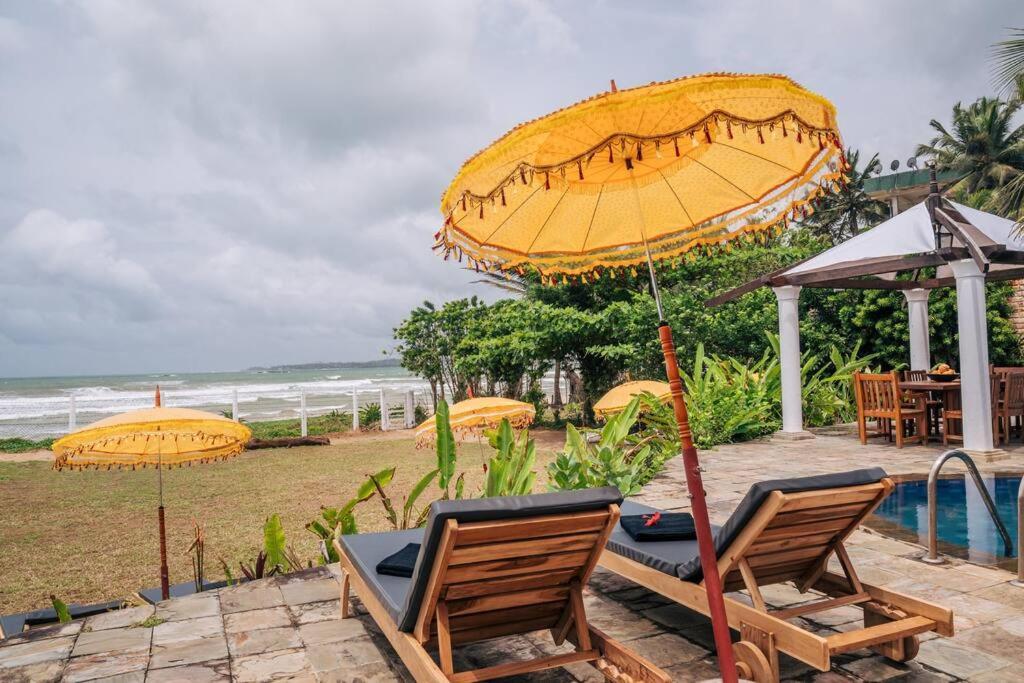 Santi Beach House With Pool & Beach 韦利格默 外观 照片