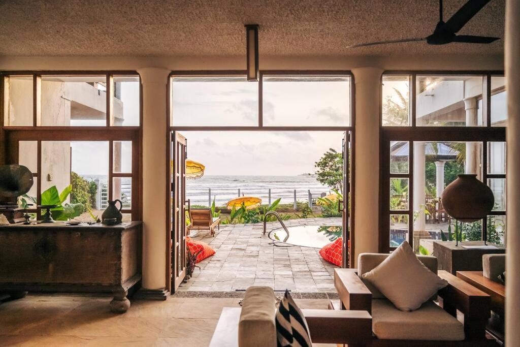 Santi Beach House With Pool & Beach 韦利格默 外观 照片