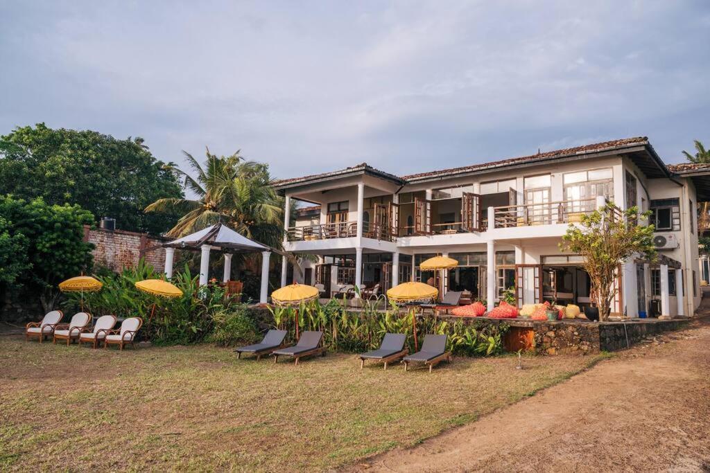 Santi Beach House With Pool & Beach 韦利格默 外观 照片