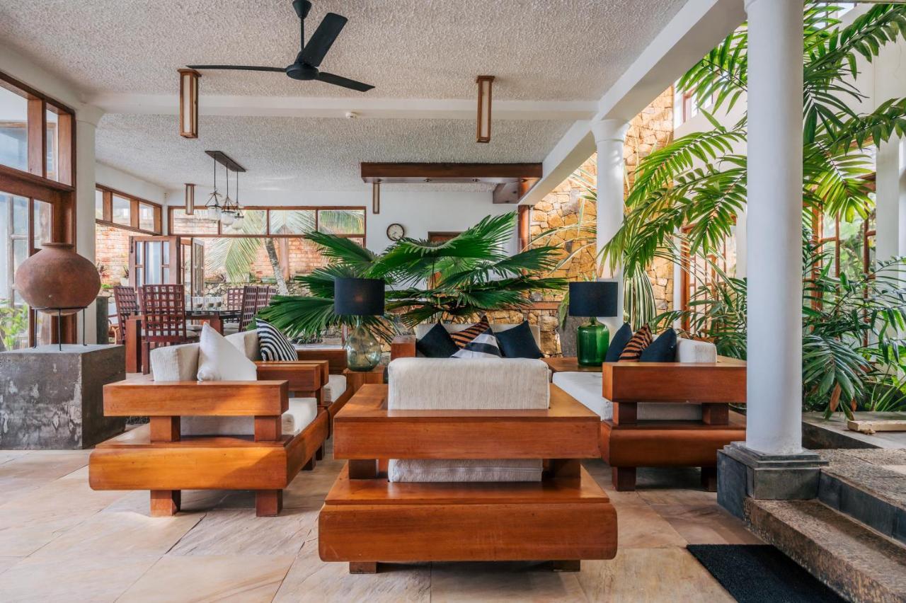 Santi Beach House With Pool & Beach 韦利格默 外观 照片