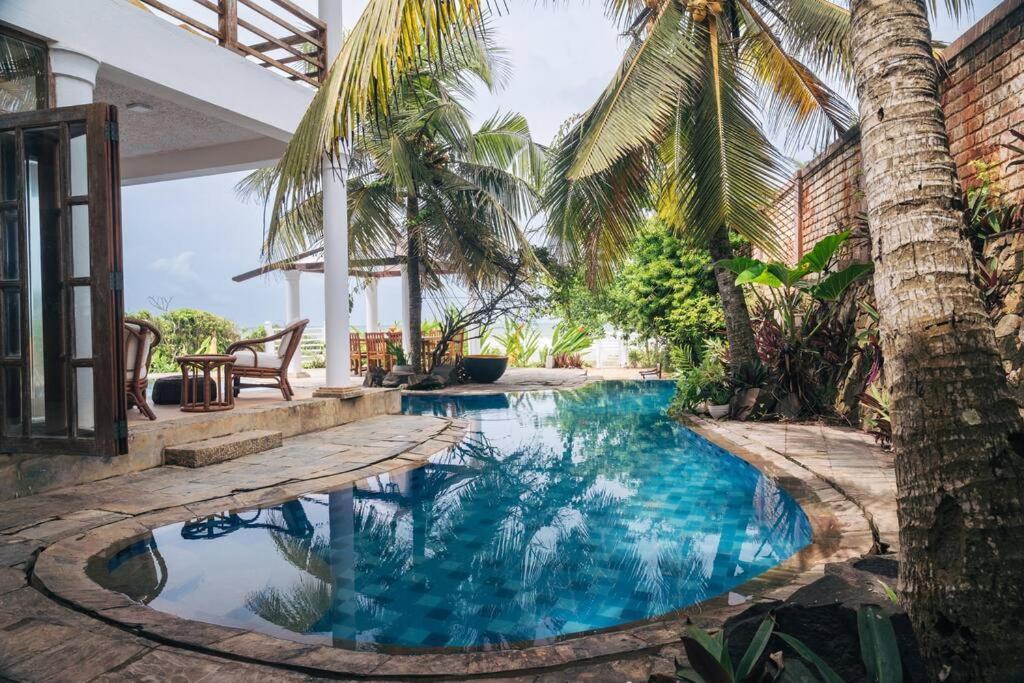 Santi Beach House With Pool & Beach 韦利格默 外观 照片