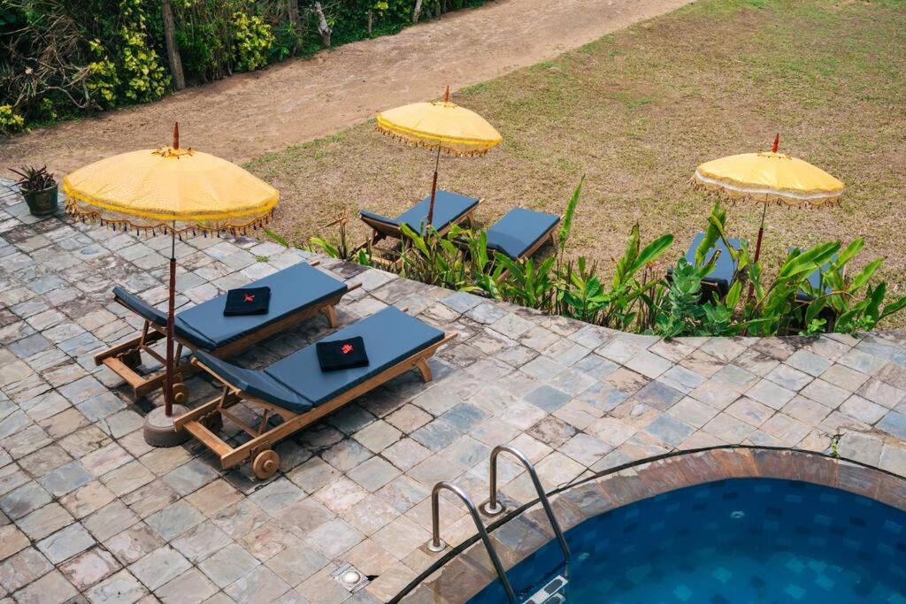 Santi Beach House With Pool & Beach 韦利格默 外观 照片