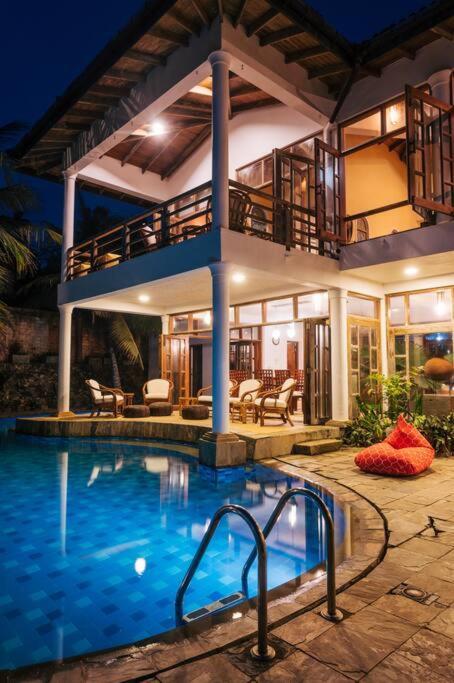 Santi Beach House With Pool & Beach 韦利格默 外观 照片