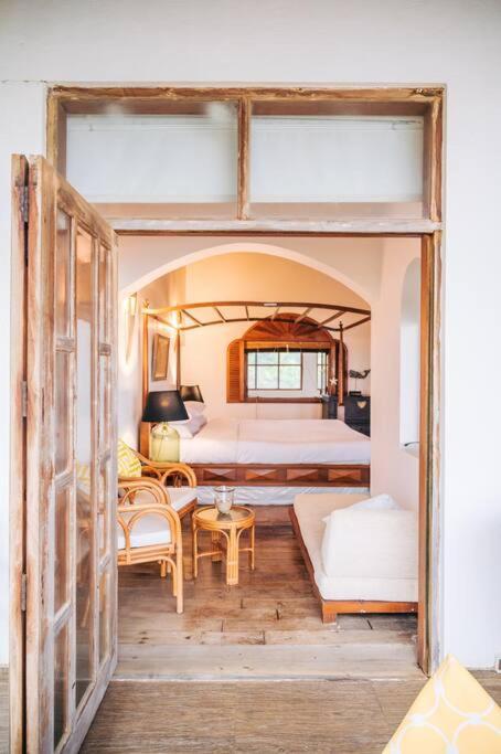 Santi Beach House With Pool & Beach 韦利格默 外观 照片