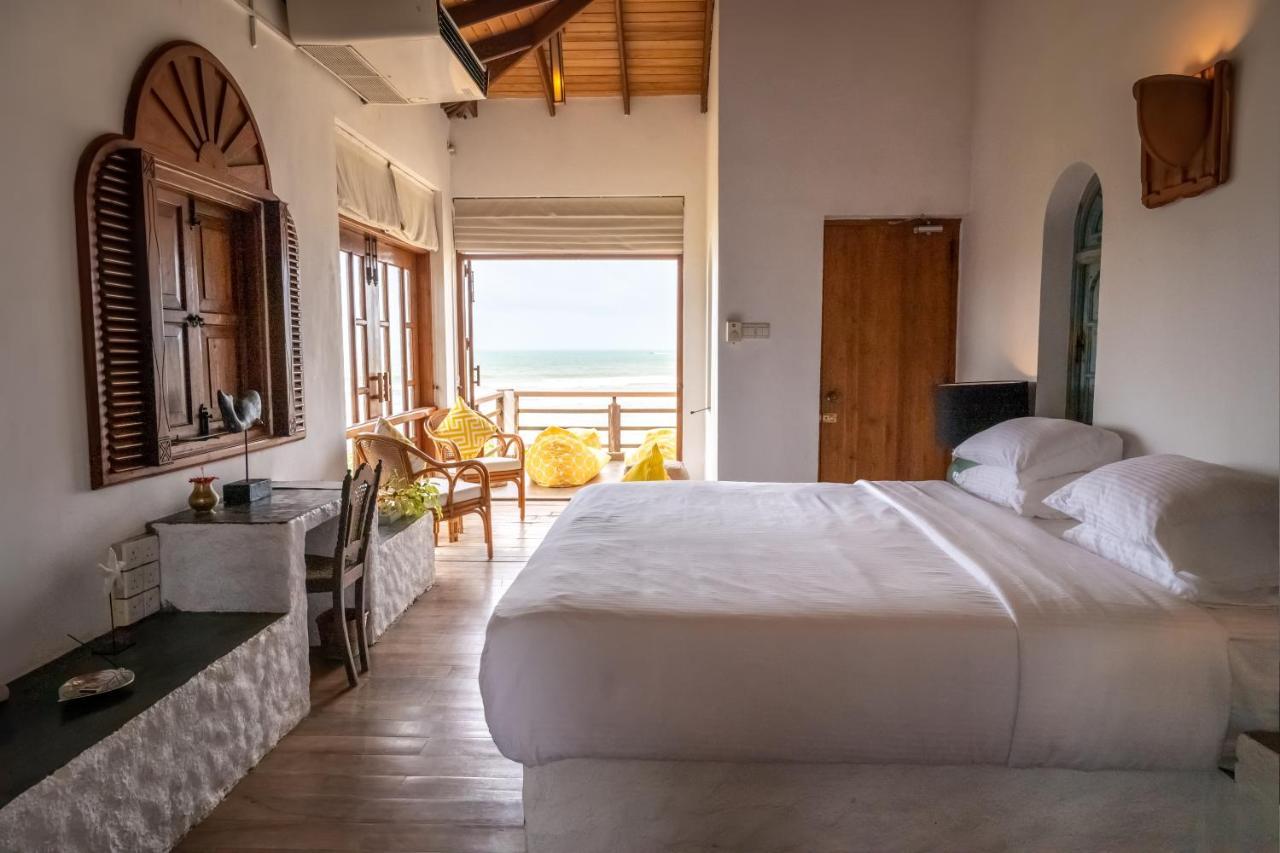 Santi Beach House With Pool & Beach 韦利格默 外观 照片