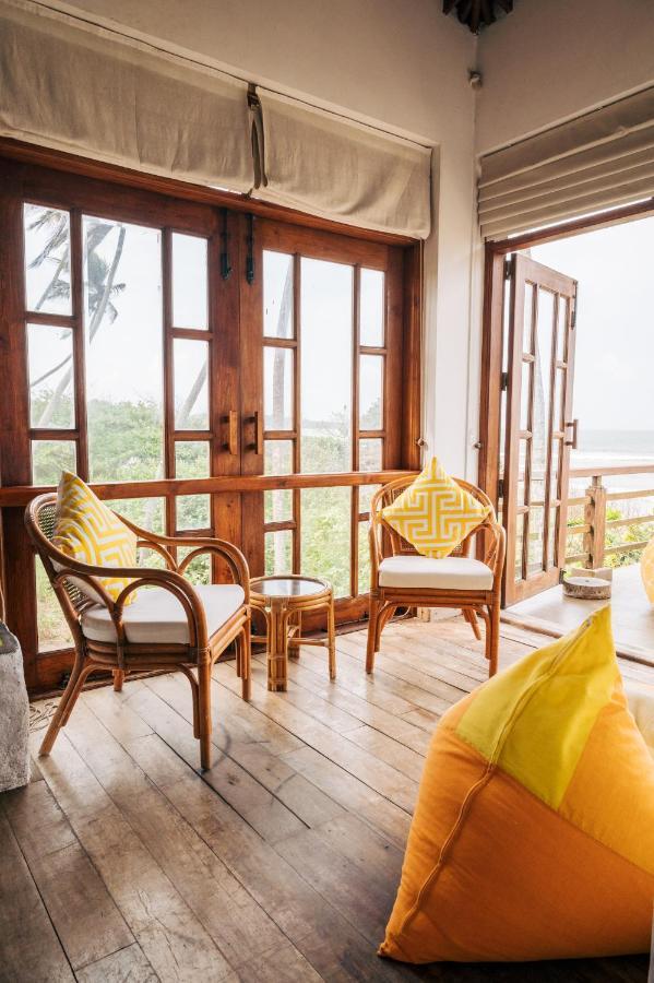 Santi Beach House With Pool & Beach 韦利格默 外观 照片