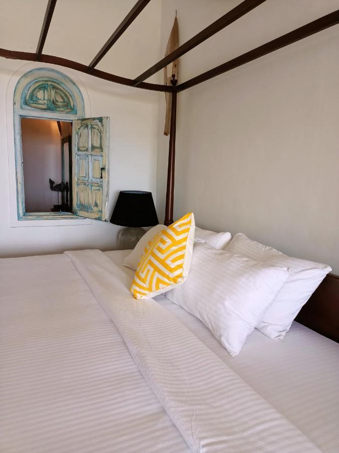 Santi Beach House With Pool & Beach 韦利格默 外观 照片
