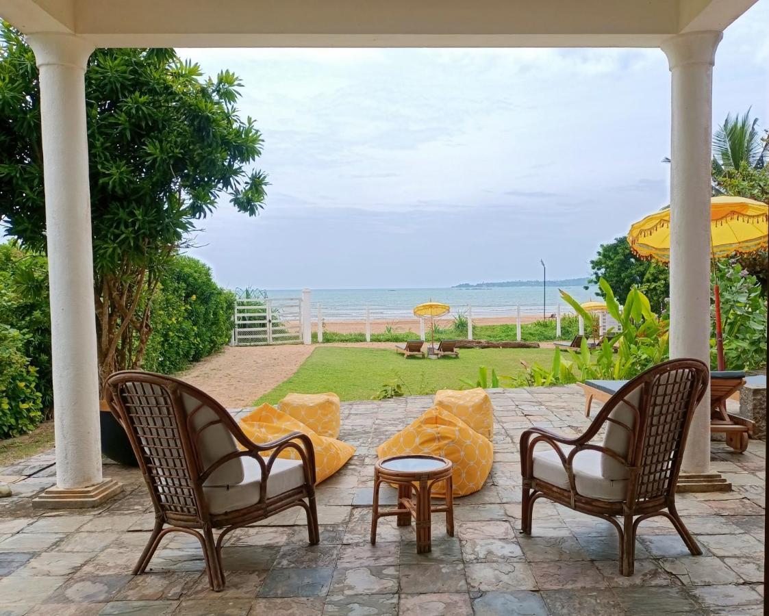 Santi Beach House With Pool & Beach 韦利格默 外观 照片