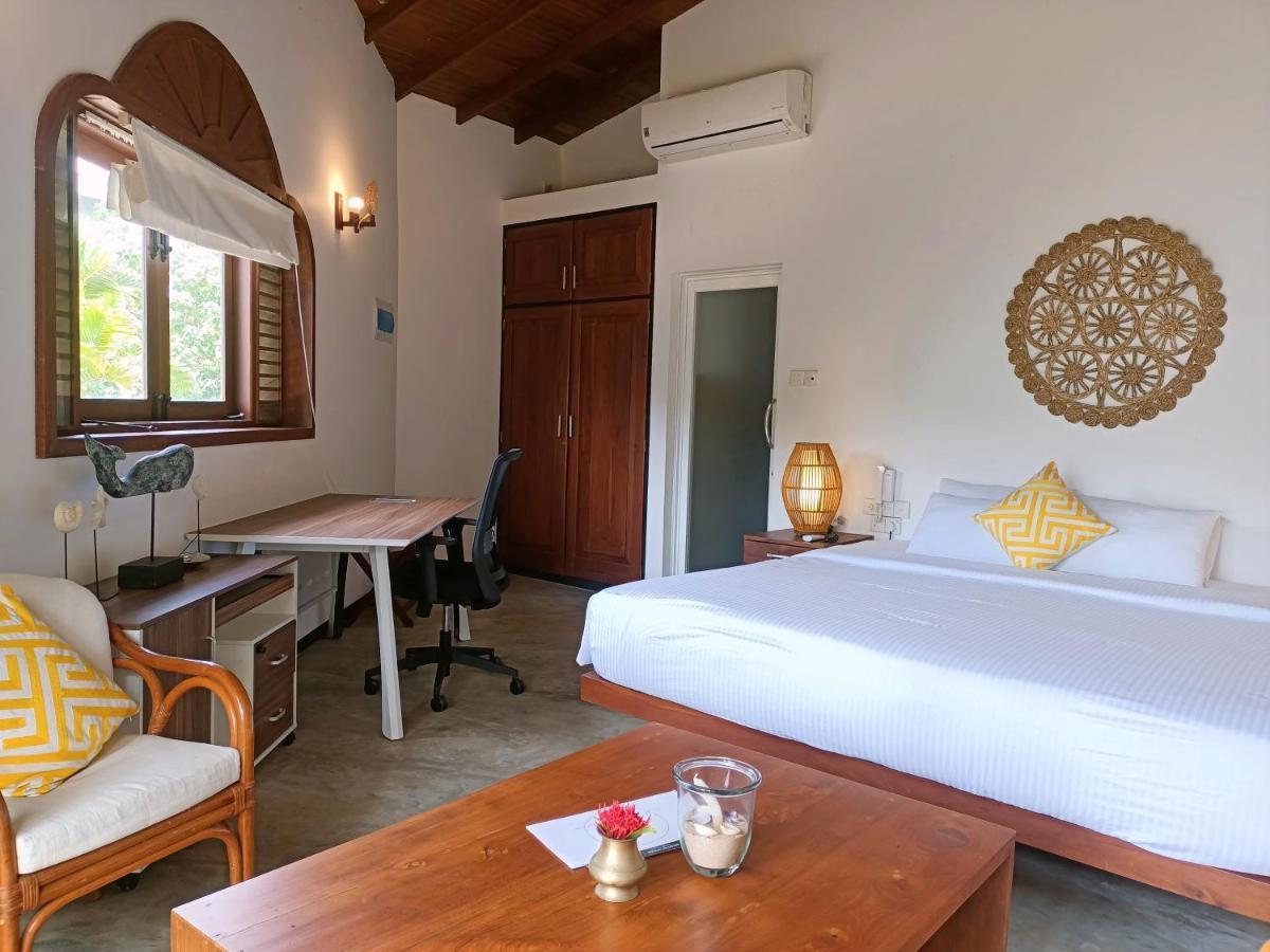 Santi Beach House With Pool & Beach 韦利格默 外观 照片