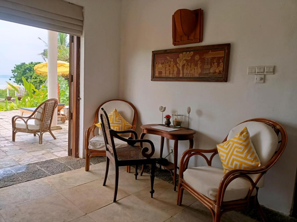Santi Beach House With Pool & Beach 韦利格默 外观 照片